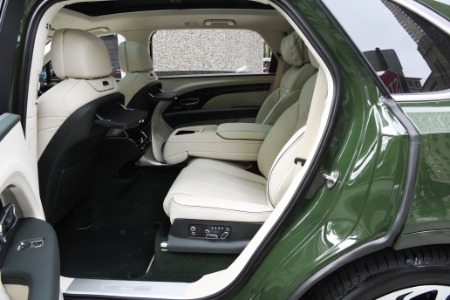New 2024 Bentley Bentayga EWB Azure V8 | Chicago, IL