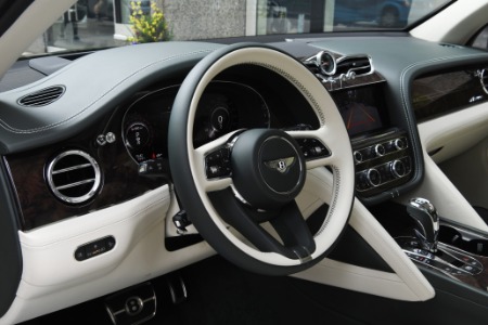 New 2024 Bentley Bentayga EWB Azure V8 | Chicago, IL