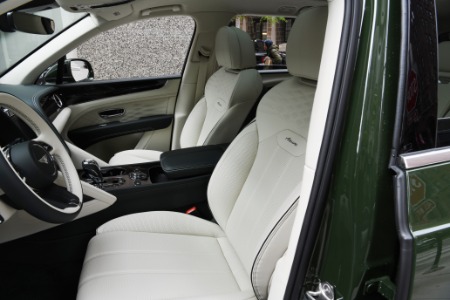 New 2024 Bentley Bentayga EWB Azure V8 | Chicago, IL