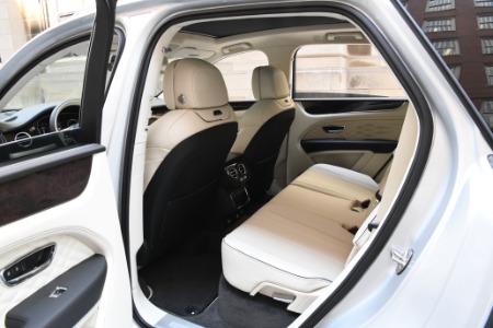 New 2024 Bentley Bentayga Azure V8 | Chicago, IL