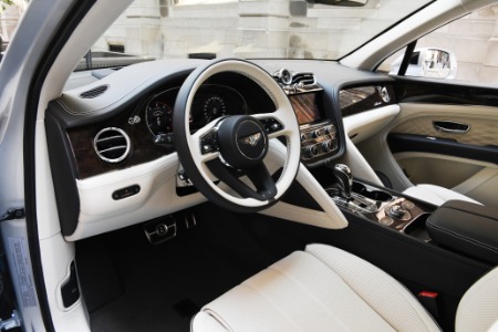 New 2024 Bentley Bentayga Azure V8 | Chicago, IL