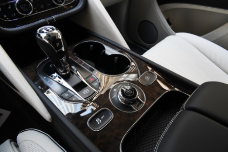 New 2024 Bentley Bentayga Azure V8 | Chicago, IL