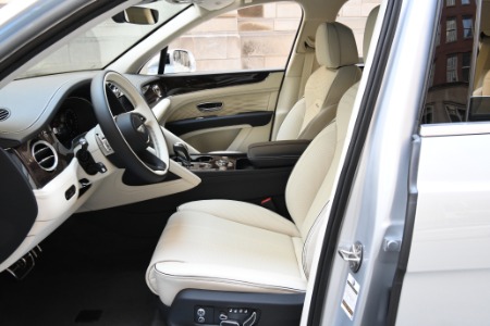 New 2024 Bentley Bentayga Azure V8 | Chicago, IL