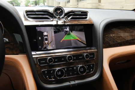 New 2024 Bentley Bentayga EWB Azure V8 | Chicago, IL
