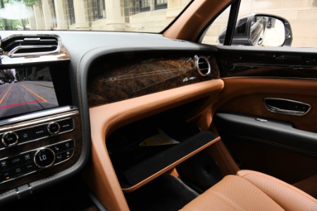 New 2024 Bentley Bentayga EWB Azure V8 | Chicago, IL