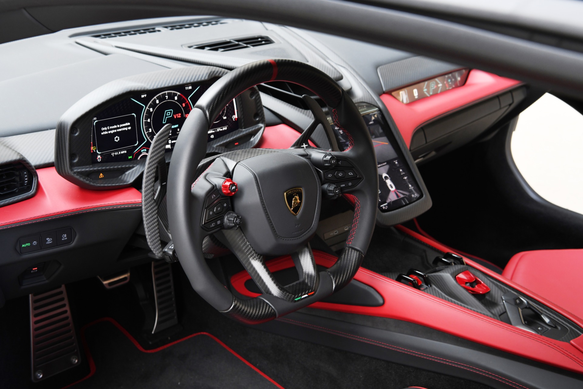 2024 Lamborghini Revuelto photo 10