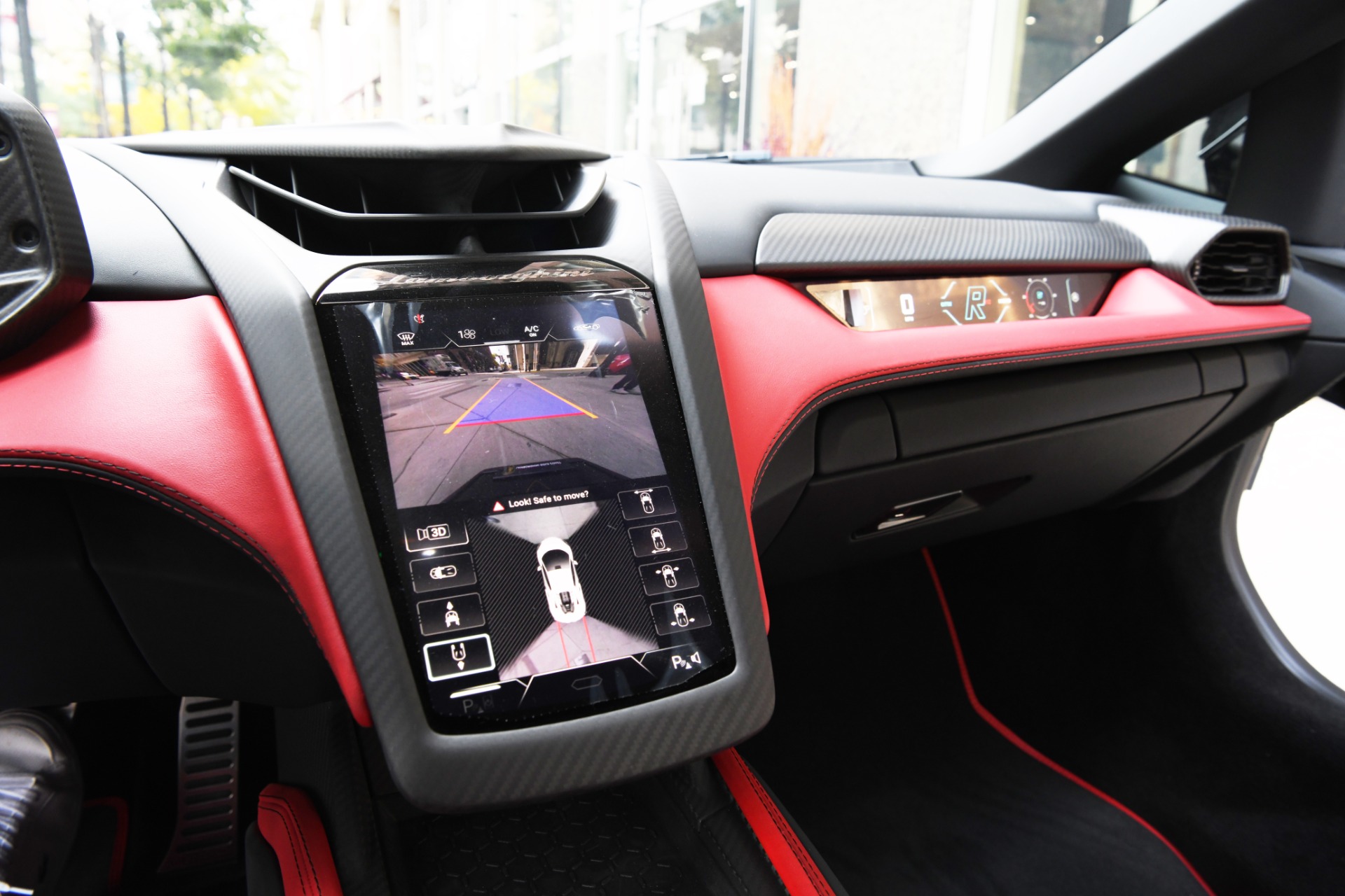 2024 Lamborghini Revuelto photo 13