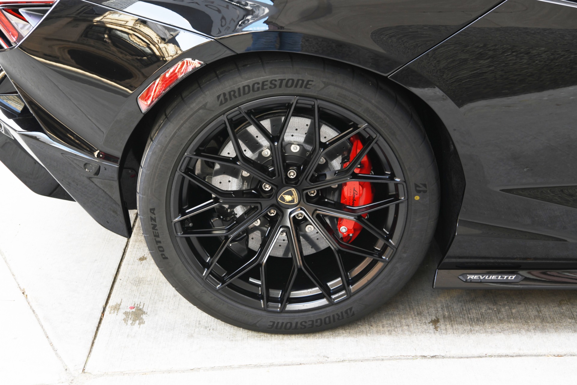 2024 Lamborghini Revuelto photo 19