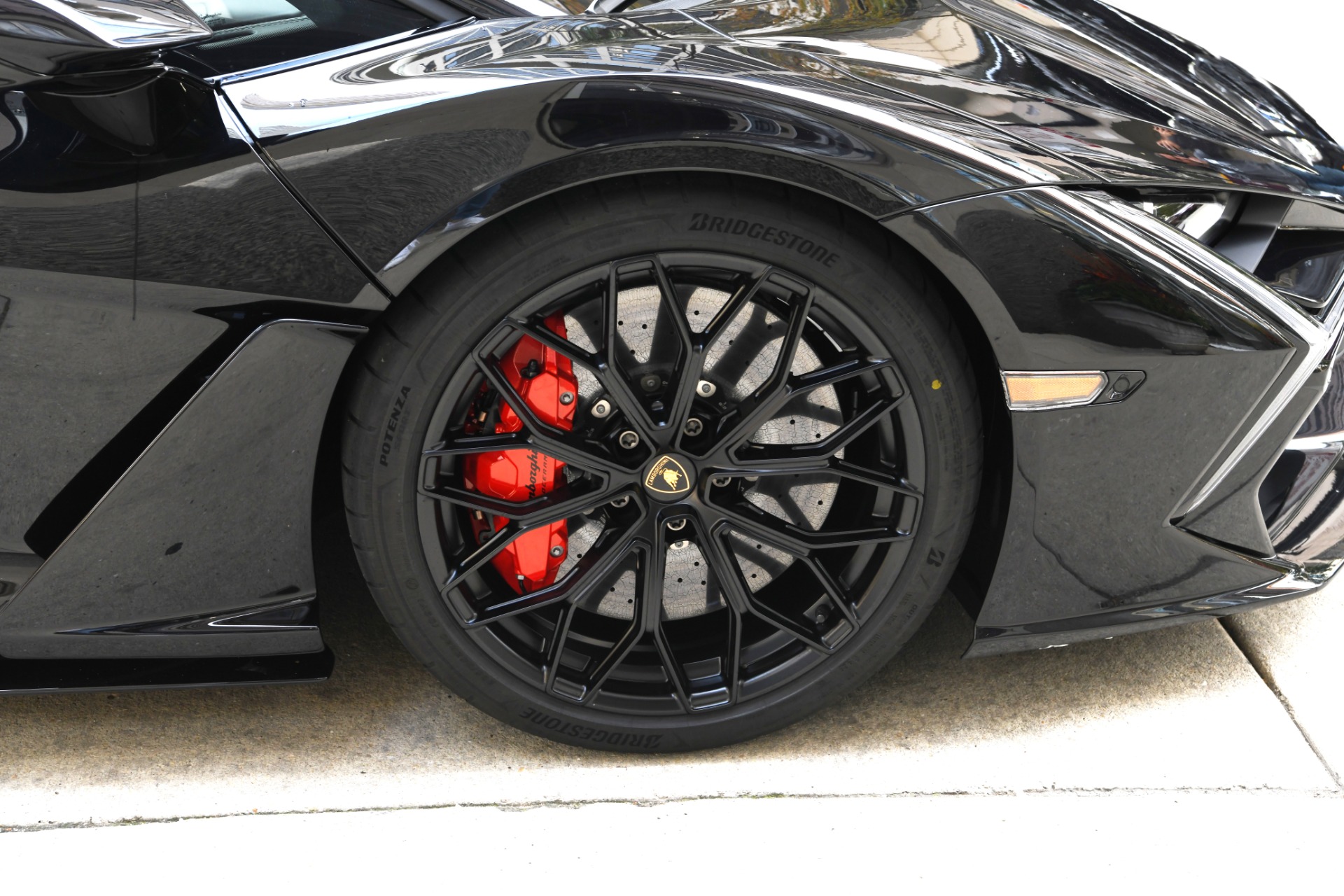 2024 Lamborghini Revuelto photo 20