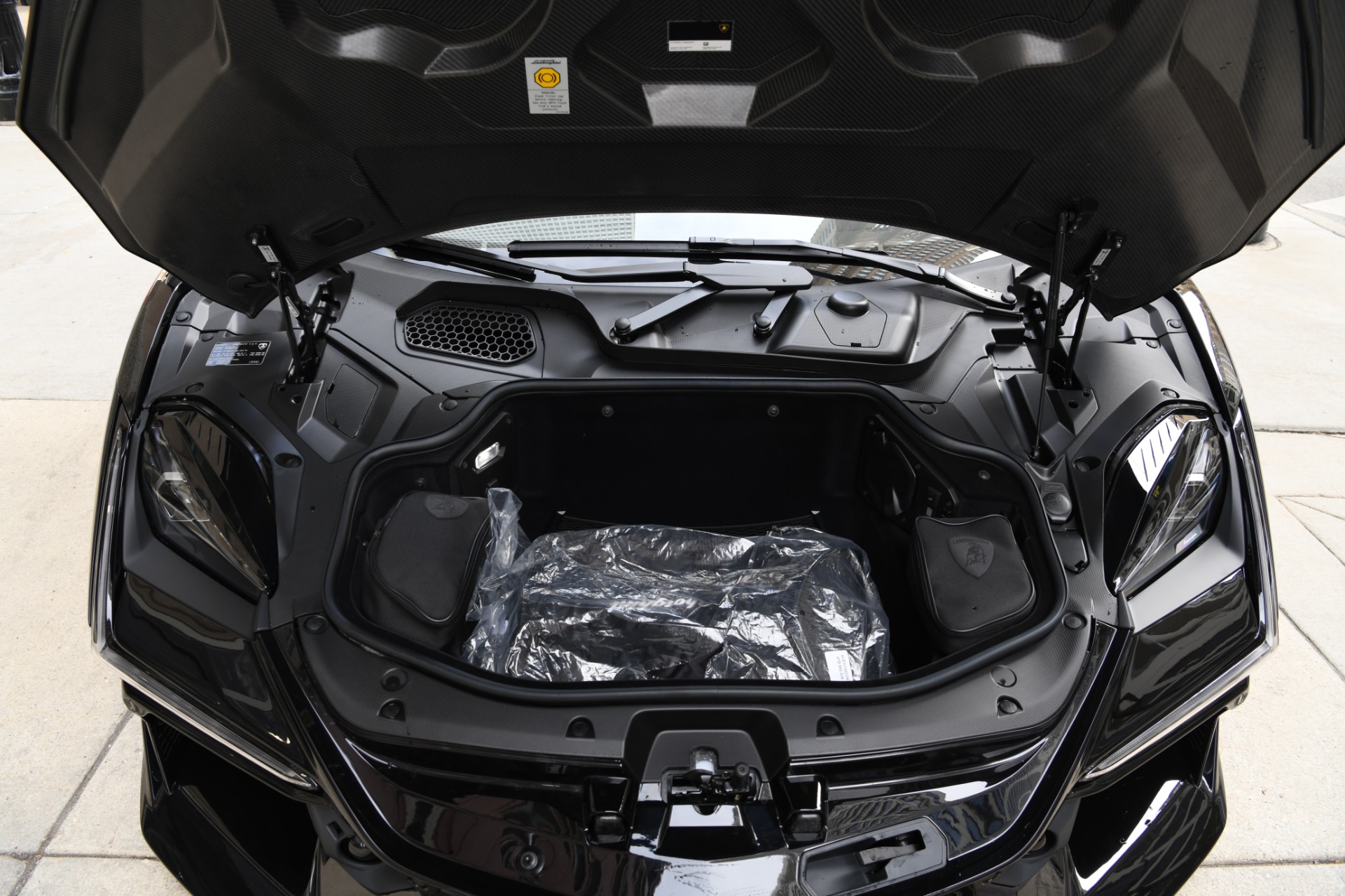 2024 Lamborghini Revuelto photo 31