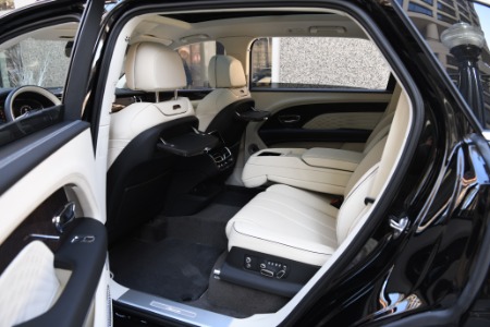 New 2025 Bentley Bentayga Azure EWB V8 | Chicago, IL