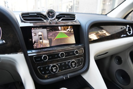 New 2025 Bentley Bentayga Azure EWB V8 | Chicago, IL