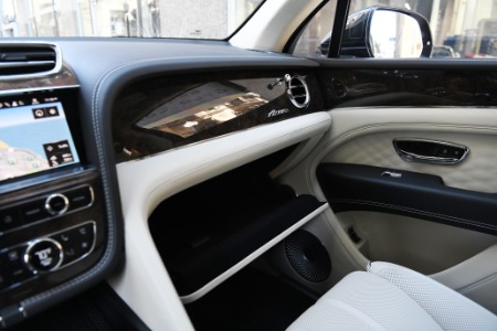 New 2025 Bentley Bentayga Azure EWB V8 | Chicago, IL