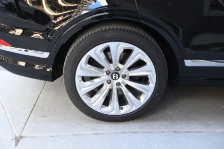 New 2025 Bentley Bentayga Azure EWB V8 | Chicago, IL