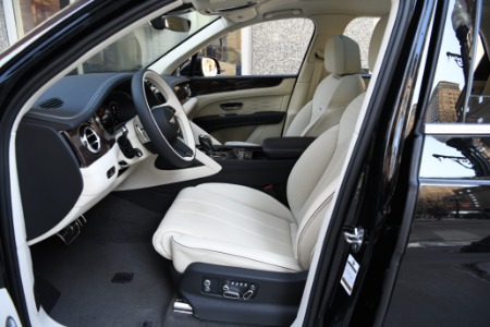New 2025 Bentley Bentayga Azure EWB V8 | Chicago, IL