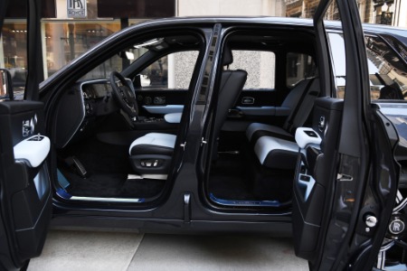 New 2025 Rolls-Royce Black Badge Cullinan  | Chicago, IL