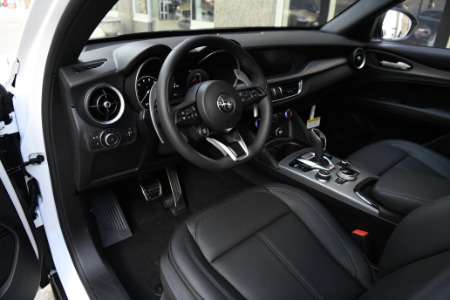 New 2025 Alfa Romeo Stelvio  | Chicago, IL