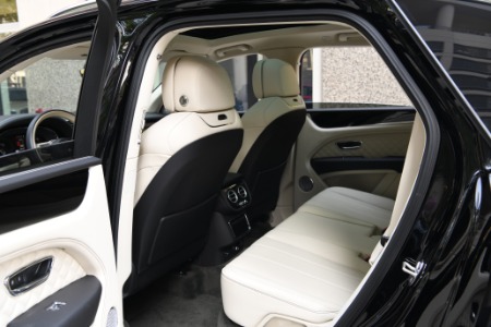 Used 2023 Bentley Bentayga Azure V8 | Chicago, IL
