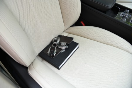 Used 2023 Bentley Bentayga Azure V8 | Chicago, IL