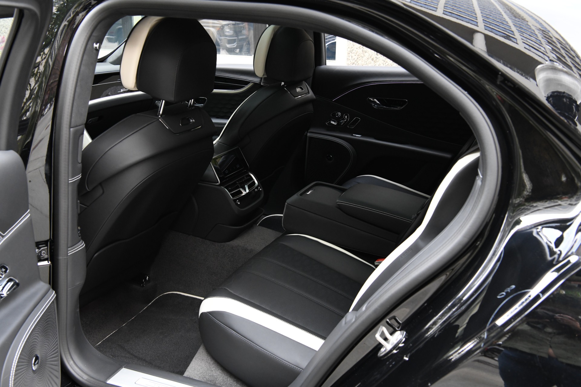 2025 Bentley Flying Spur Speed photo 9