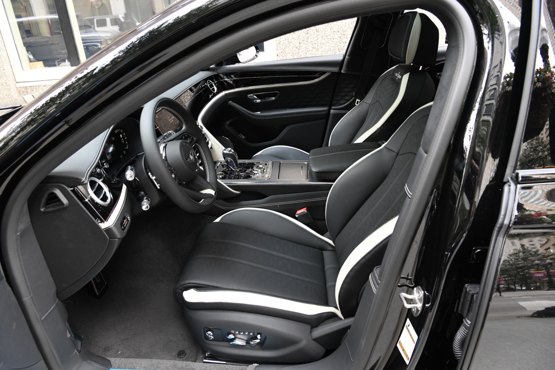 2025 Bentley Flying Spur Speed photo 7