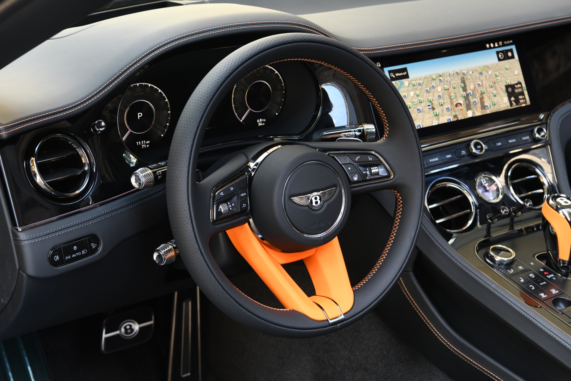 2025 Bentley Continental GTC Black Edition photo 13