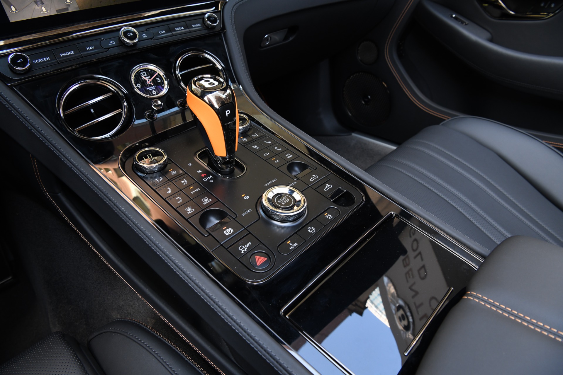 2025 Bentley Continental GTC Black Edition photo 17