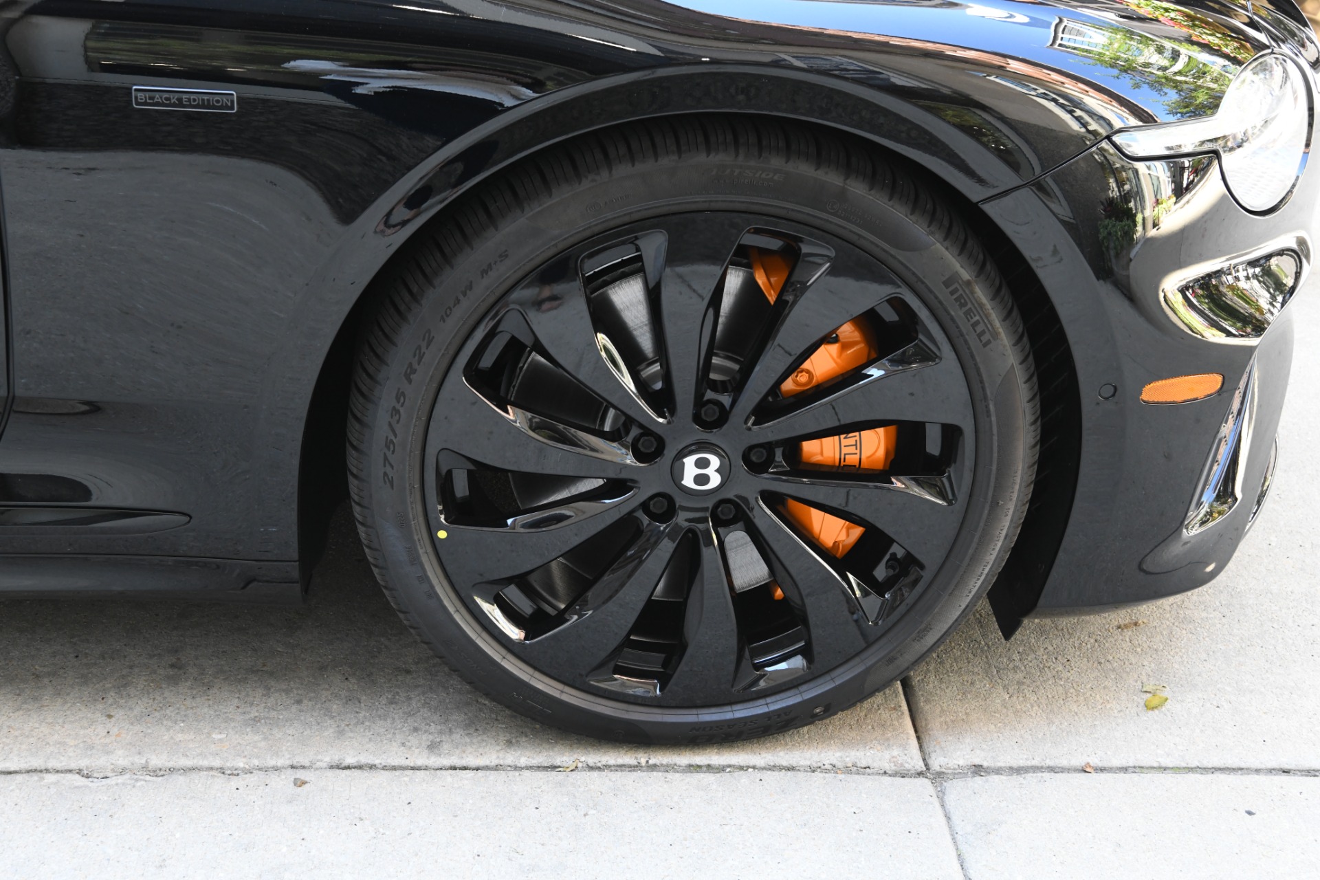 2025 Bentley Continental GTC Black Edition photo 19