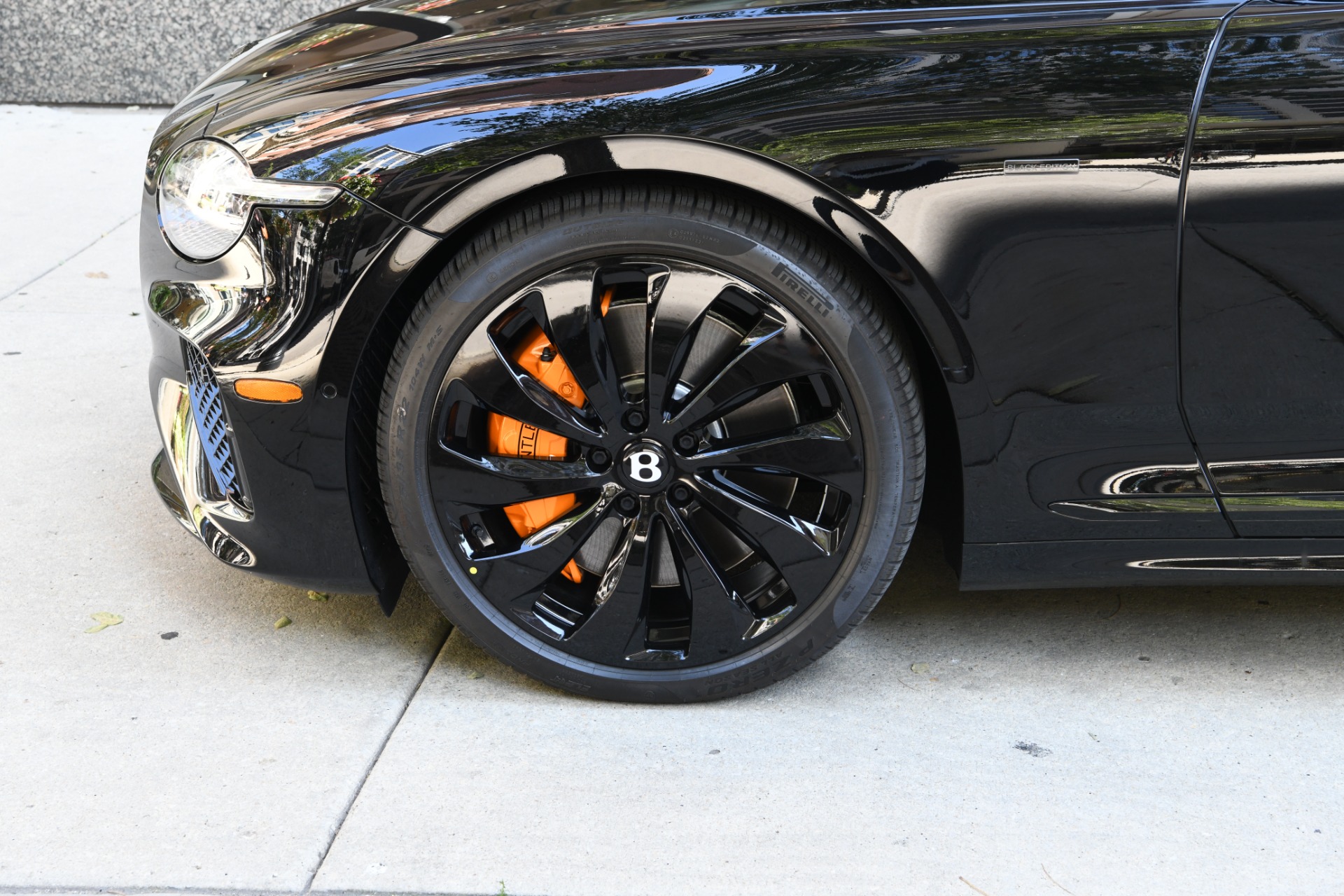 2025 Bentley Continental GTC Black Edition photo 21