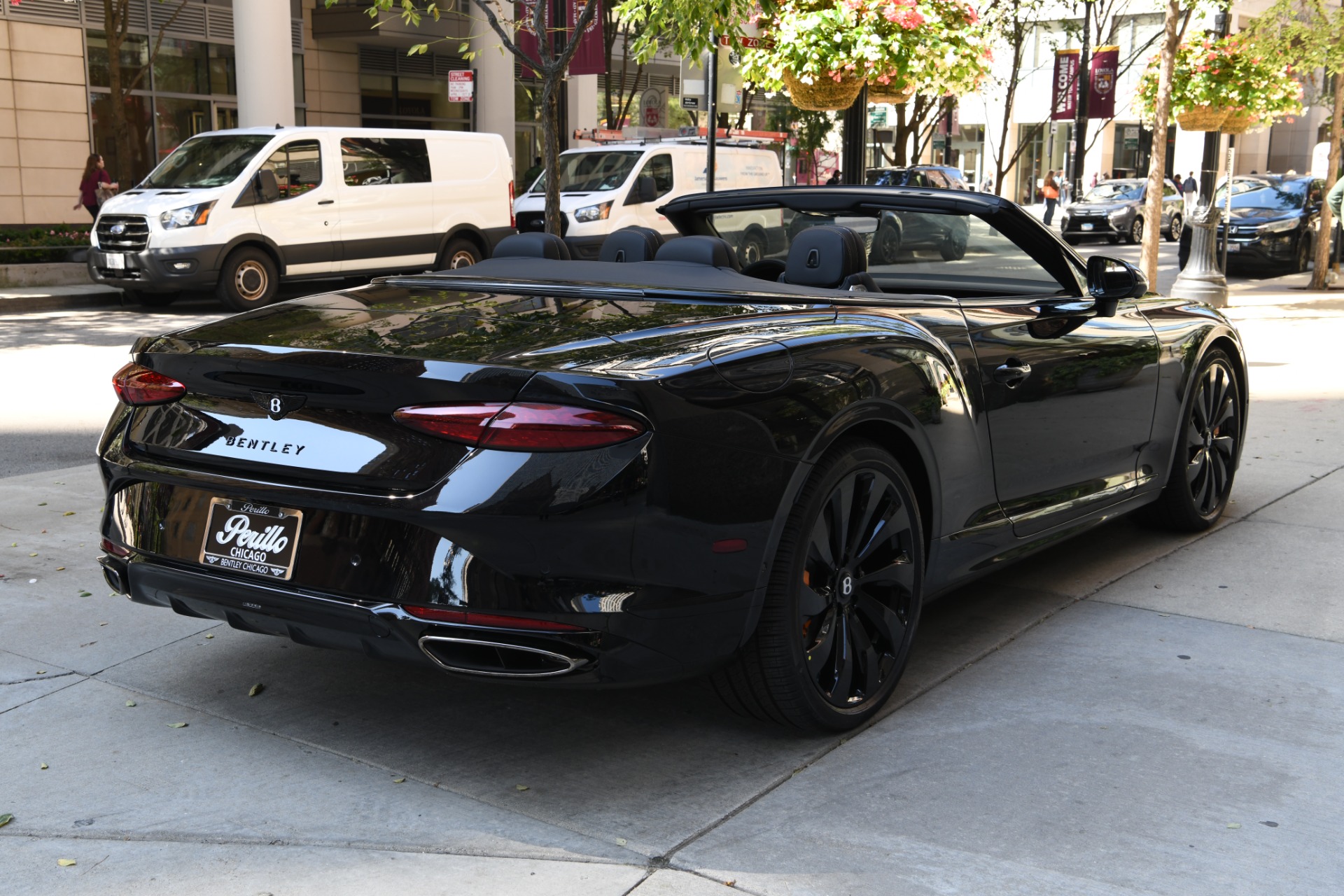 2025 Bentley Continental GTC Black Edition photo 4
