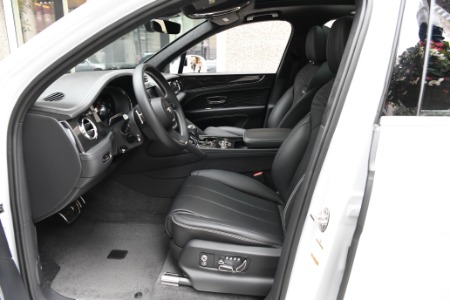 Used 2024 Bentley Bentayga Azure V8 | Chicago, IL