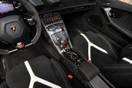 Used 2019 Lamborghini Huracan Spyder LP 640-4 Performante Spyder | Chicago, IL