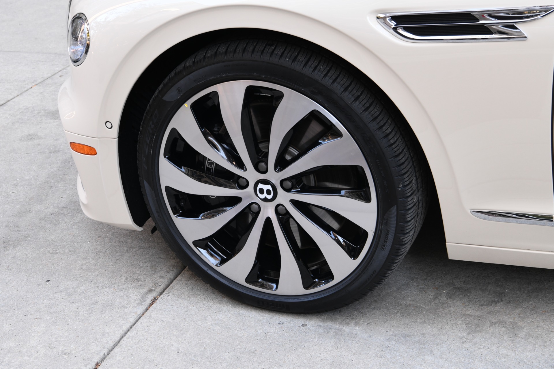 Used 2021 Bentley Flying Spur V8 | St. Petersburg, FL
