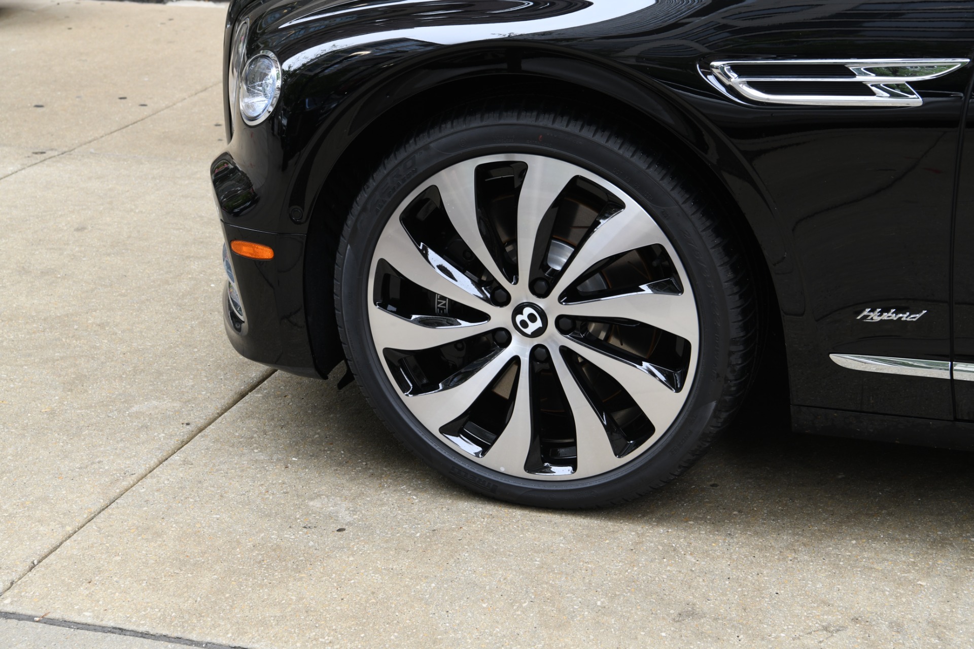 New 2022 Bentley Flying Spur Hybrid | St. Petersburg, FL